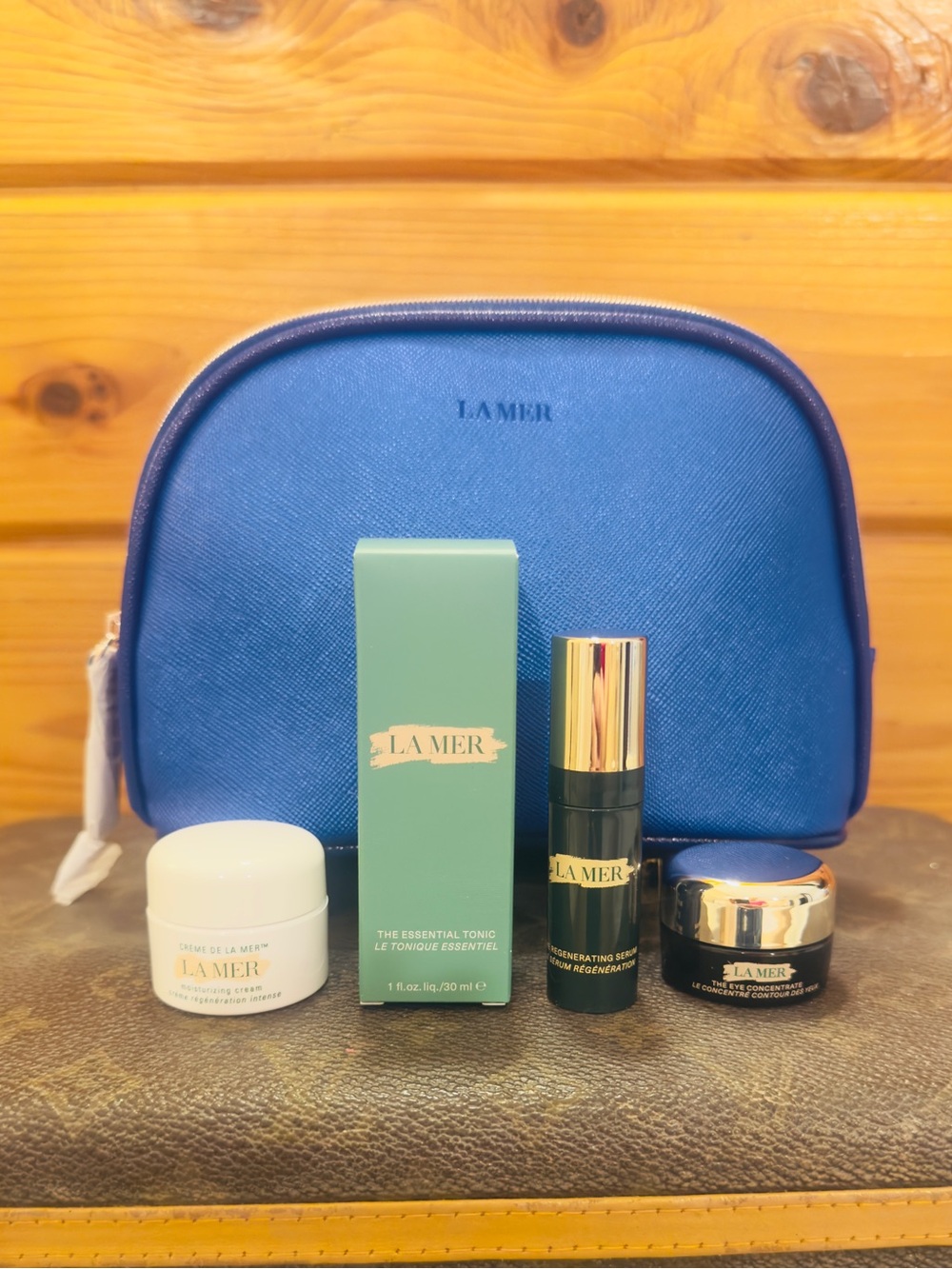 La Mer Travel Skincare Set with Blue Pouch